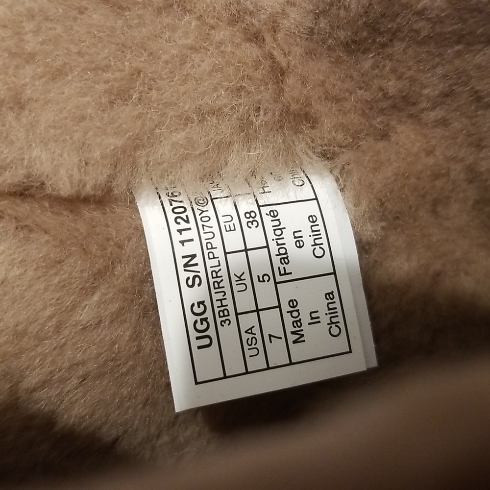 Uggs - Picture 6 of 6